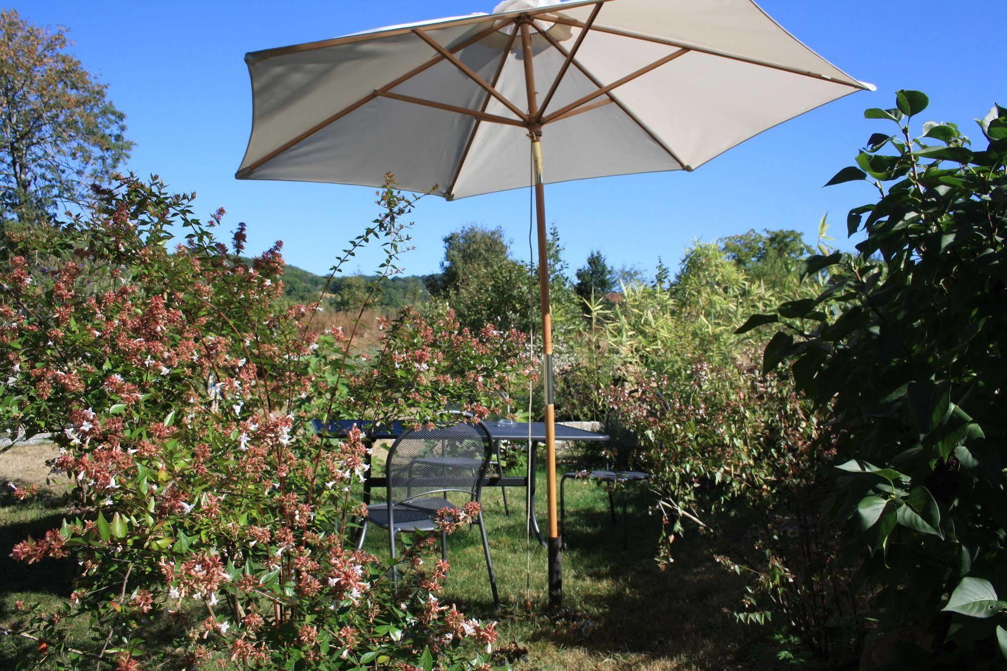 Le Hameau Du Quercy Bed & Breakfast Frontenac  Exterior photo